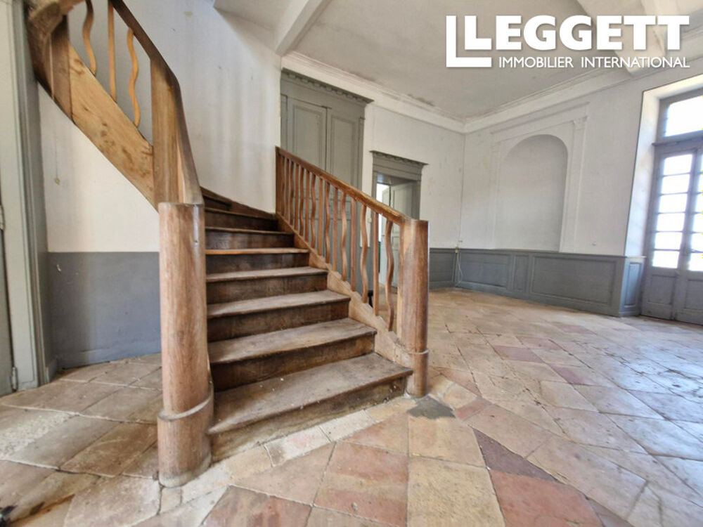 Vente Propriété/Château Château de caractère à rénover avec aile habitable, dépendances et fort potentiel en Dordogne Saint-germain-et-mons