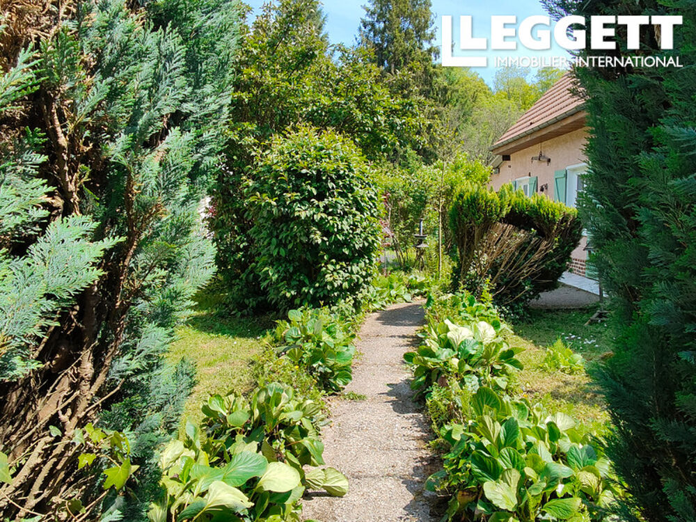 Vente Maison Maison 2 ch avec jardins dans un village historique, idéale comme première acquisition ou maison de vacances Lucheux