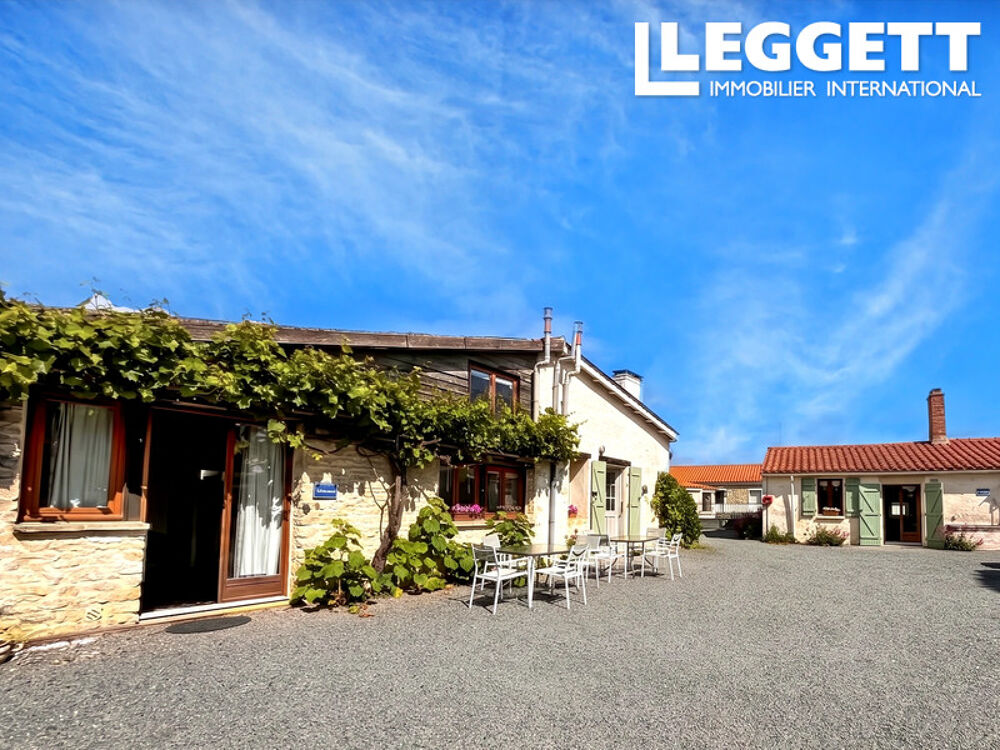 Maison 15 pièces 349 m² · à Puyravault · 349 m² · 690 000 €