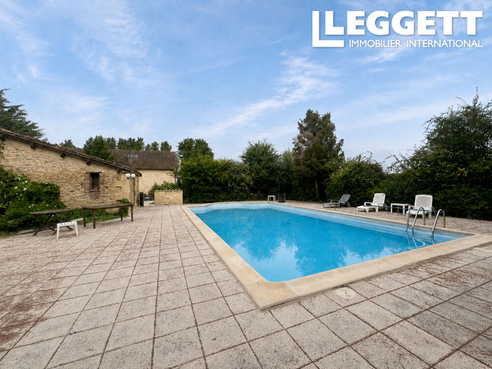 Propriété de caractère en pierre avec gîte, studio, granges, piscine et un hectare de terrain, entre Bergerac