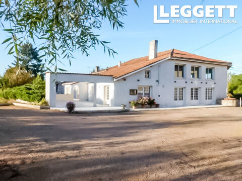   Maison atypique de 4 chambres avec des beaux volumes dans un village historique, sur un terrain de 5380m2 Maison - 10 pi�ce(s) - 681 m�