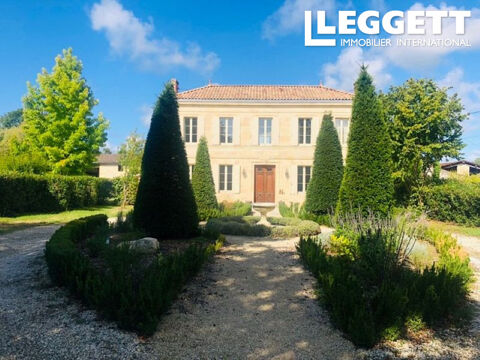   Exclusif - Propri�t� alliant �l�gance et potentiel <br />7 pi�ces 271 m2<br />Jardin 4400 m2<br />D�pendances<br />G�te<br />Pis Maison - 7 pi�ce(s) - 271 m�