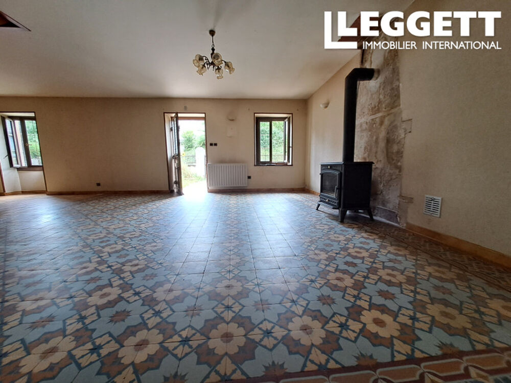 Vente Maison Maison de campagne avec 2 chambres, séjour, cuisine, cave, dépendances, jardin. Issy-l'ÉvÊque