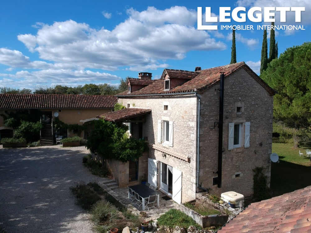 Propriété composé d'une maison, un gîte, une chambre d'hôtes avec piscine sans voisin proche