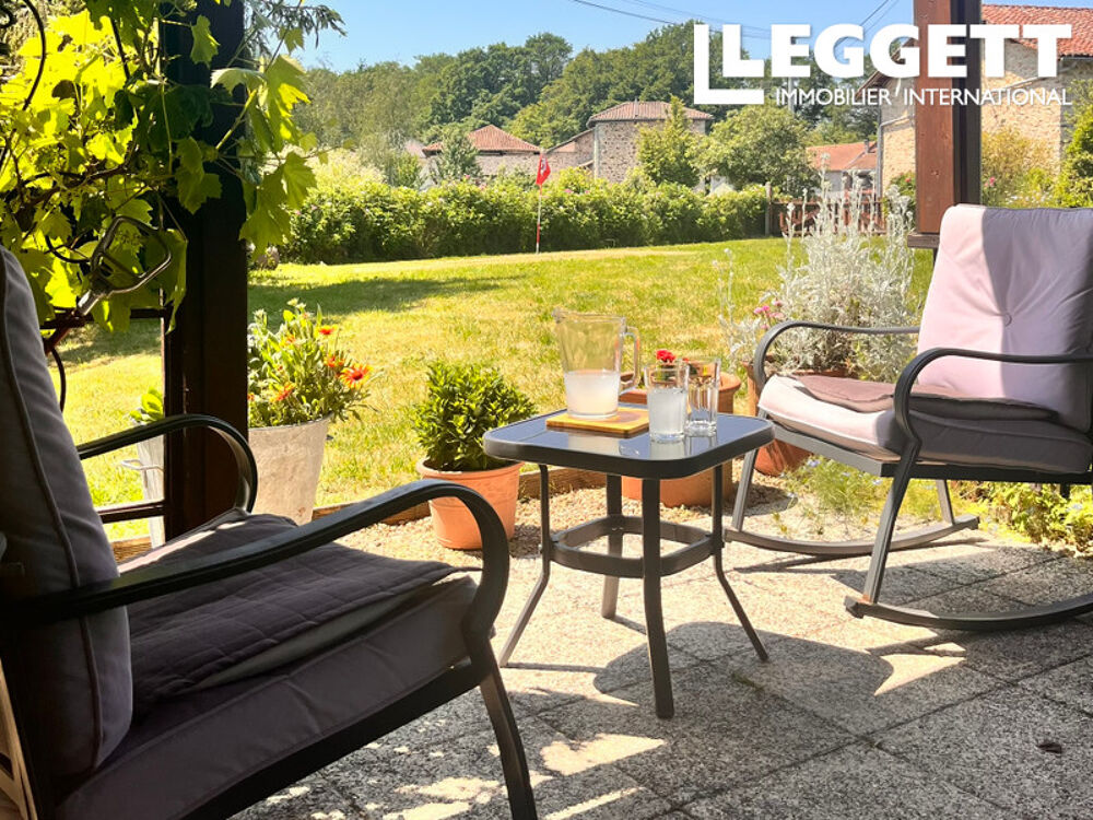 Vente Maison Belle maison de campagne spacieuse, comprenant 3 ou 4 chambres, avec un grand jardin. Vayres