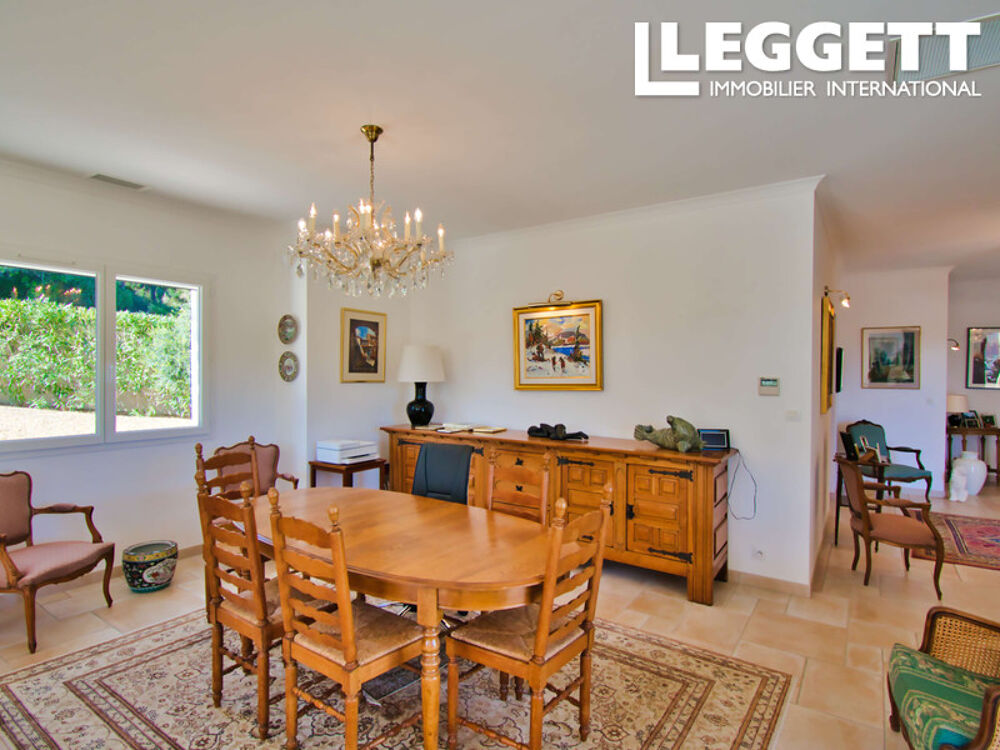 Vente Maison Villa de campagne de style exécutif avec de superbes finitions.<br />3 chambres, 2 salles de bains, piscine, garage Fontjoncouse
