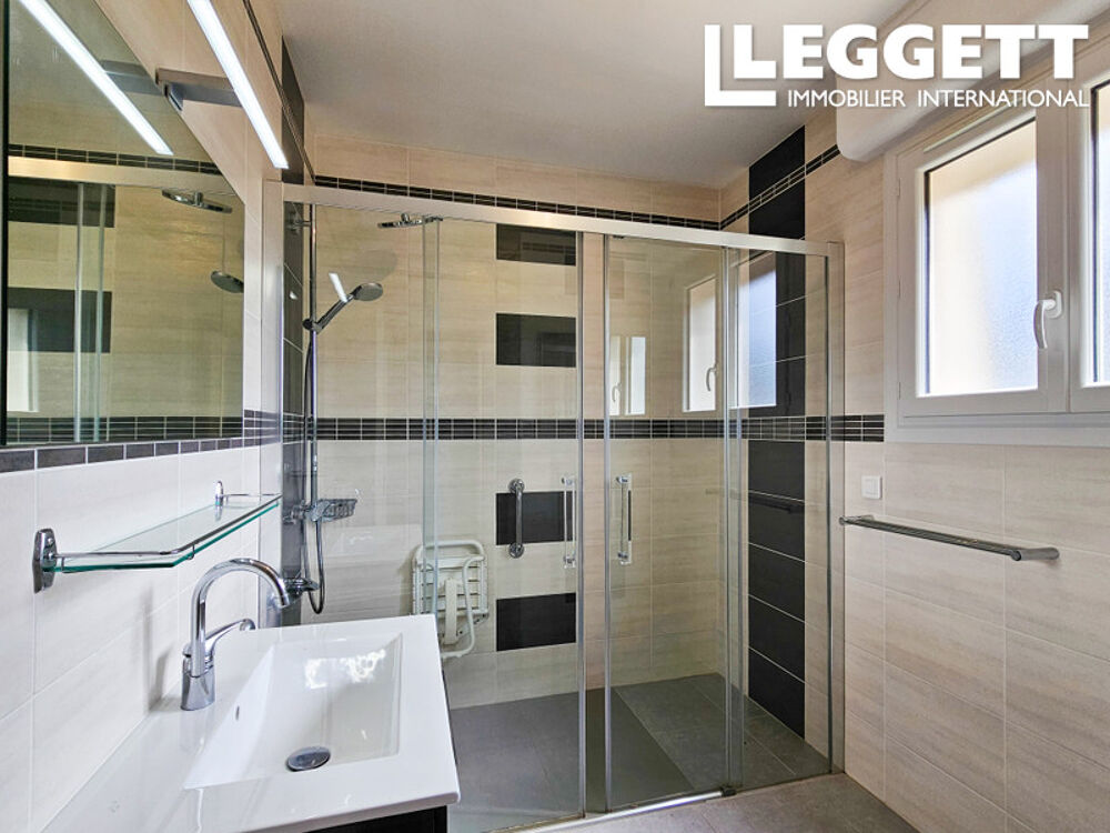 Vente Maison Maison de trois chambres avec terrain constructible dans le centre du village, près de Pontivy. Saint-gÉrand-croixanvec