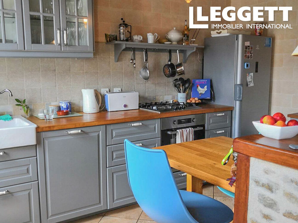 Vente Maison Une jolie maison en pierre de 4 chambres avec une superbe piscine, une salle à manger extérieure et une grange Saint-hilaire-la-treille