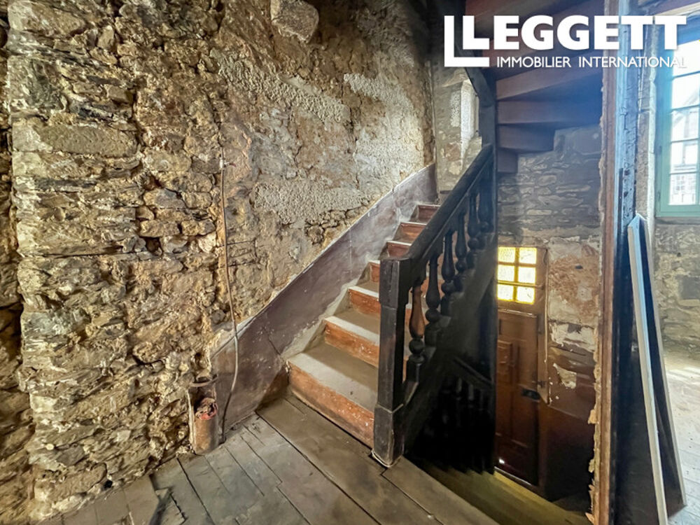 Rare opportunité de rénovation dans bâtiment classé au c?ur du Dinan historique ? beau potentiel