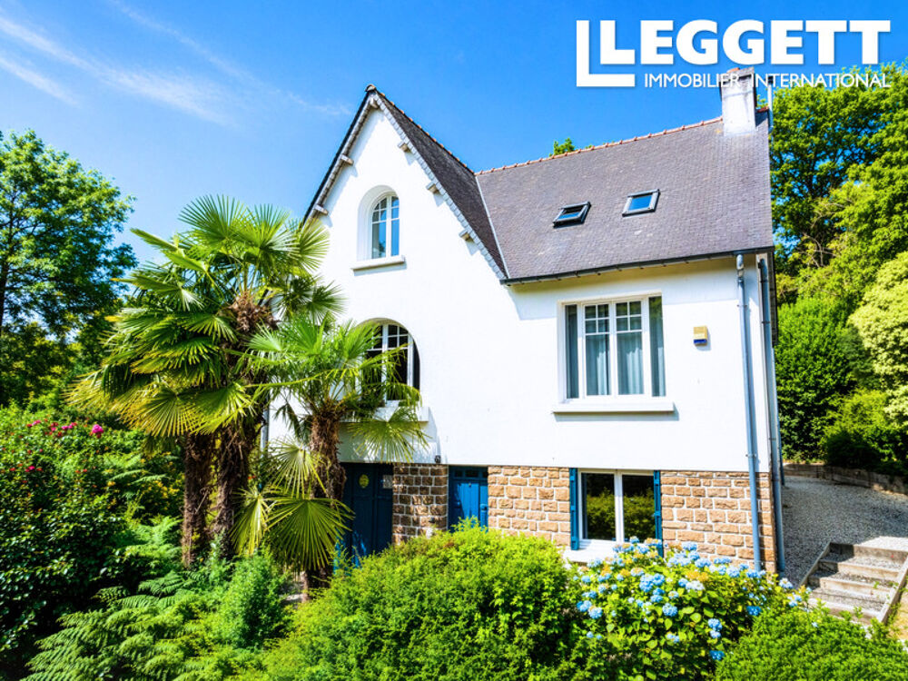 Vente Maison Maison de caractère bien présentée, rénovée avec soin, vue dégagée et des jardins en terrasses. La prÉnessaye