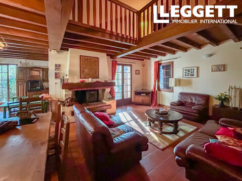   SAINT LEON : Maison 4 chambres avec piscine � rafraichir Maison - 6 pi�ce(s) - 136 m�