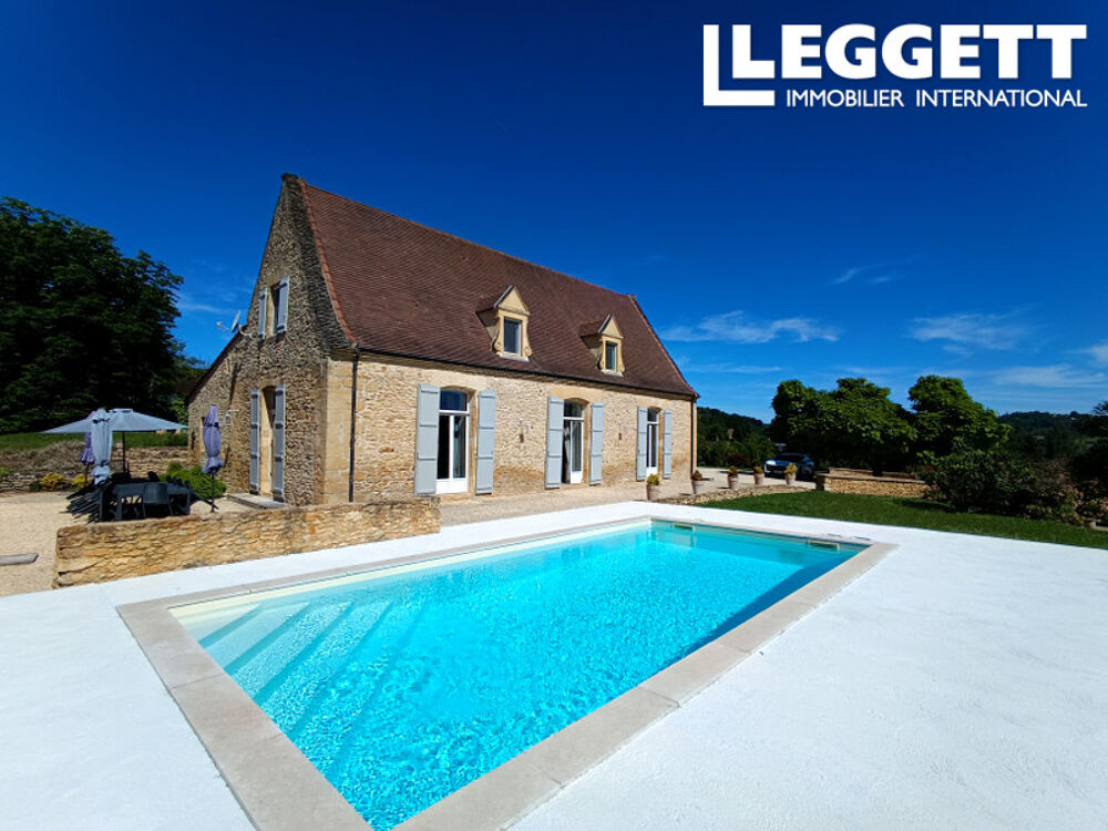 Propriété dominante Périgord noir avec vue panoramique à Sarlat avec parc, piscine et dépendance