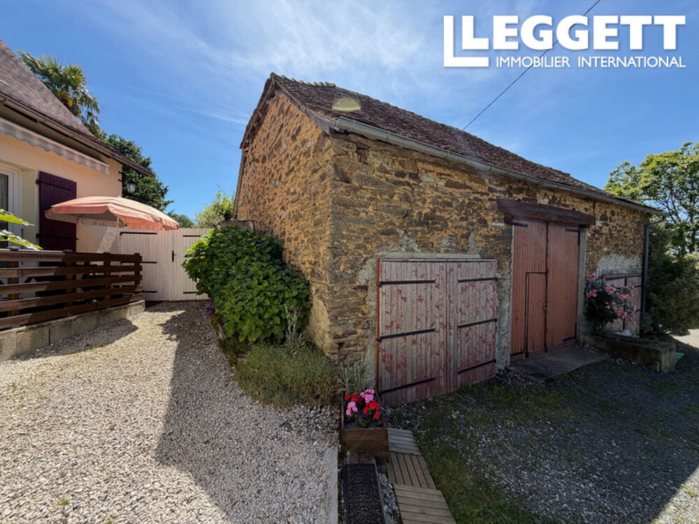Maison de campagne avec sa grange en pierres et terrain de 1800m2, endroit calme proche de Saint Yrieix.