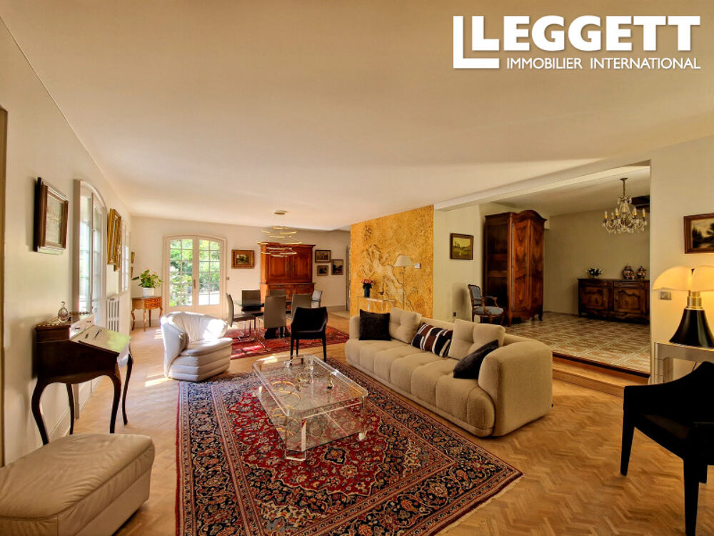 Vente Maison Spacieuse et Jolie maison familiale avec 6 chambres, piscine et jacuzzi située dans un environnement calme. AngoulÊme