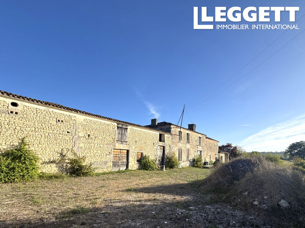 Vente Maison Ancien corps de ferme charentais à restaurer offrant un potentiel important dans un cadre privilégié. LigniÈres-sonneville