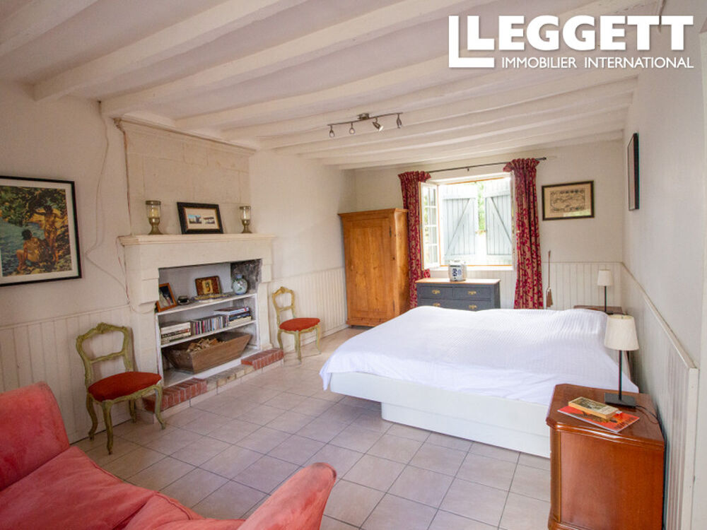 Vente Maison Ferme du XIXe siècle comprenant 5 chambres, une piscine et des dépendances, située dans un hameau près d'Assay Assay