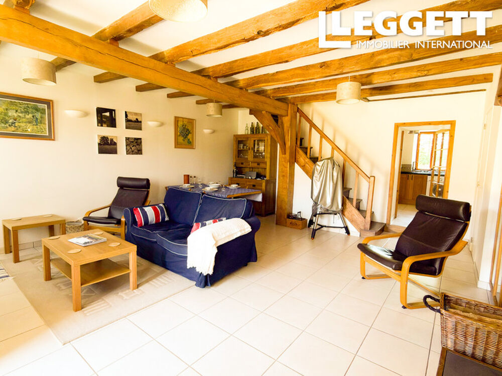 Magnifique ferme en pierre entièrement rénovée, comprenant un gîte, une annexe, une grange et deux hectares