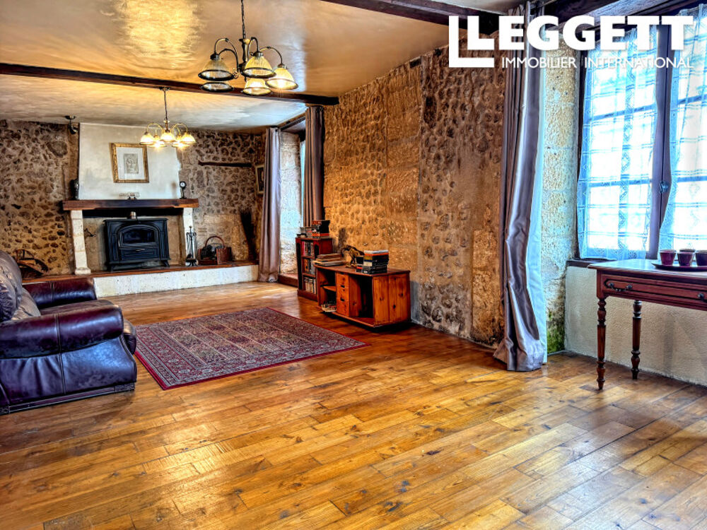 Vente Maison Superbe maison de ville du XVIIe siècle avec 4 chambres, grange, jardin, et grenier aménageable Saint-sÉverin