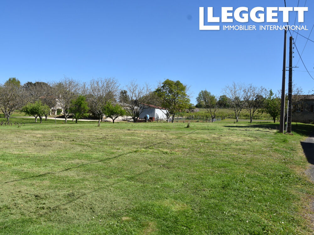 Vente Terrain Terrain constructible au calme dans la vallée du Lot au milieu des vignes d'une surface de 1835 m2 . Anglars-juillac