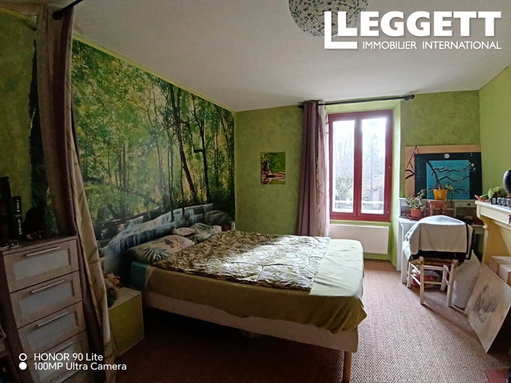 Maison individuelle de 3 chambres sur deux niveaux avec efficacité énergétique supérieure et atelier artisanal