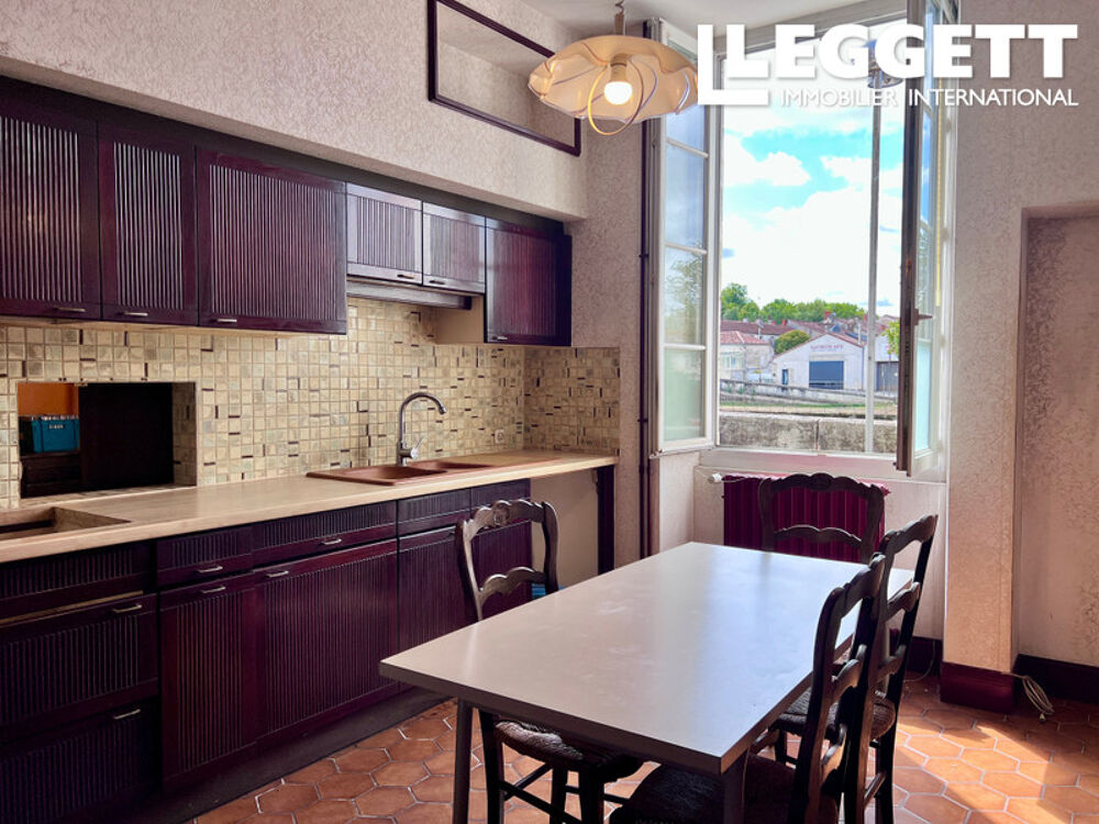 Vente Maison Élégante demeure en bord de Charente avec 6 ch/2 sdb et vue magnifique, au c?ur de Jarnac Jarnac