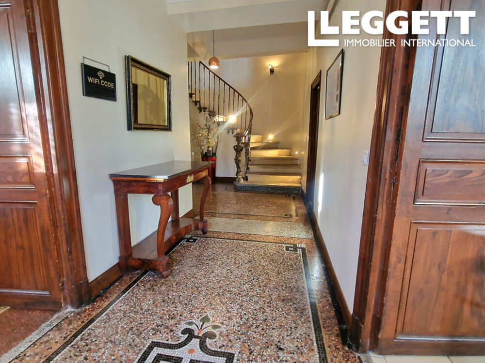 Vente Maison Propriété en pierre de caractère  275m2 dans un village, avec 6 chambres, garage, jardin et piscine. Olonzac
