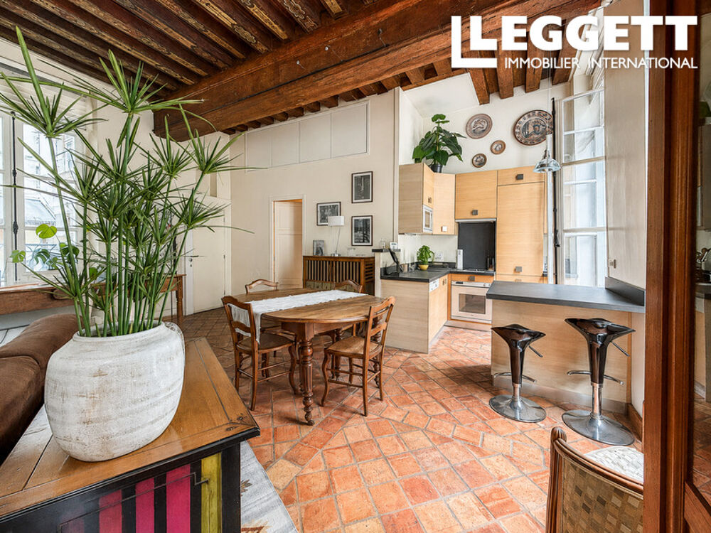Vente Appartement Paris 4e ? Île Saint-Louis ? Exceptionnel appartement avec poutres peintes du XVIIe et 3,60 m sous plafond Paris 4