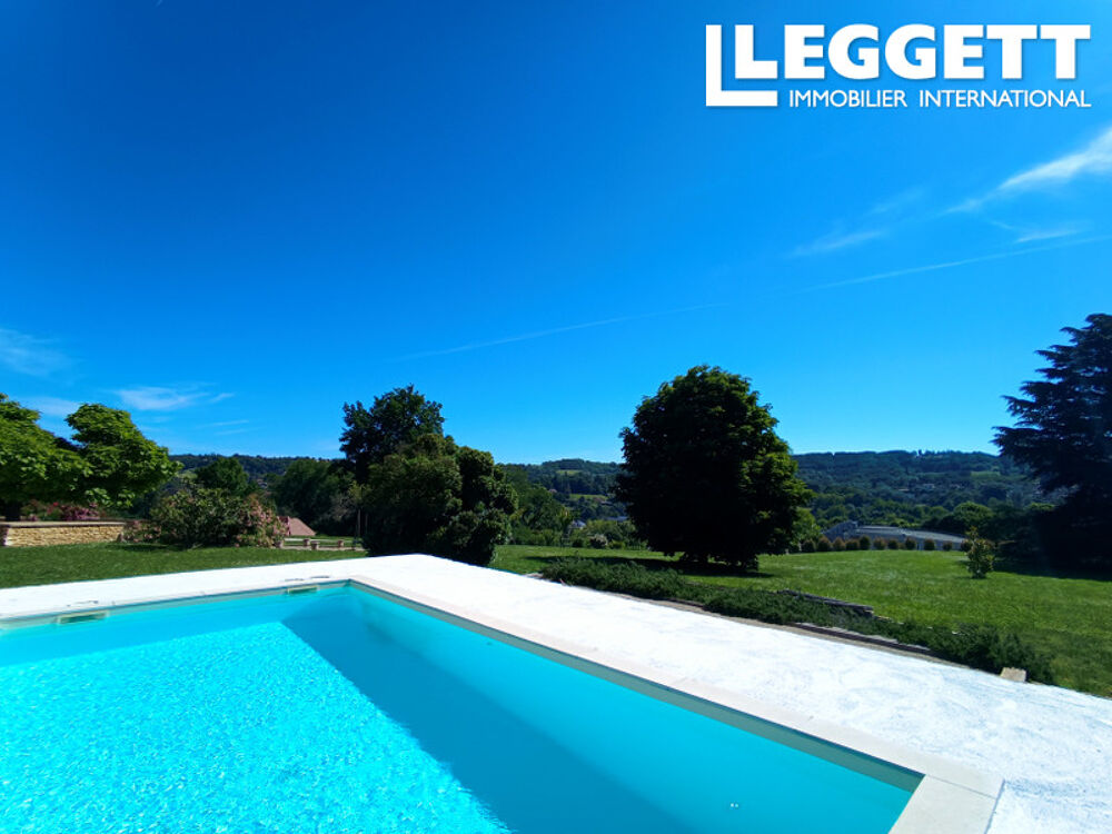 Propriété dominante Périgord noir avec vue panoramique à Sarlat avec parc, piscine et dépendance