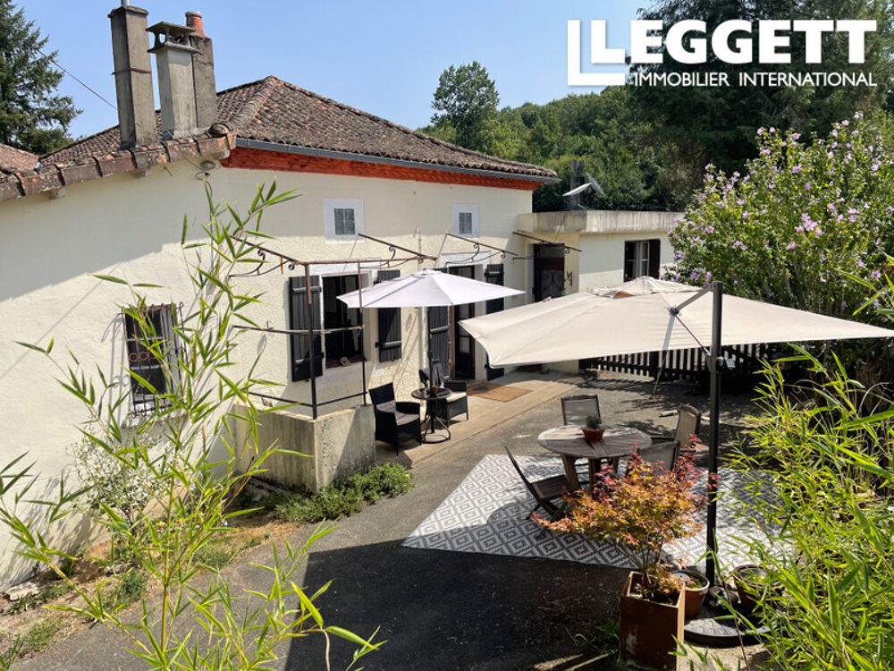 Vente Maison Un charmant domaine au bord d'un lac 7ha, une maison et des granges, 12,7 ha dans le Périgord Vert, Dordogne Champniers-et-reilhac