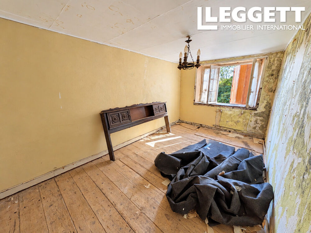 Vente Maison Maison avec 4 chambres à rénover entièrement, avec nombreuses dépendances à seulement 5 minutes de la mer<br /> PlounÉvez-lochrist