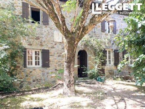   Ferme rénovée de 4 chambres avec granges, écuries, 1 ha adapté aux chevaux, terrain supplémentaire disponible Maison - 8 pièce(s) - 154 m²