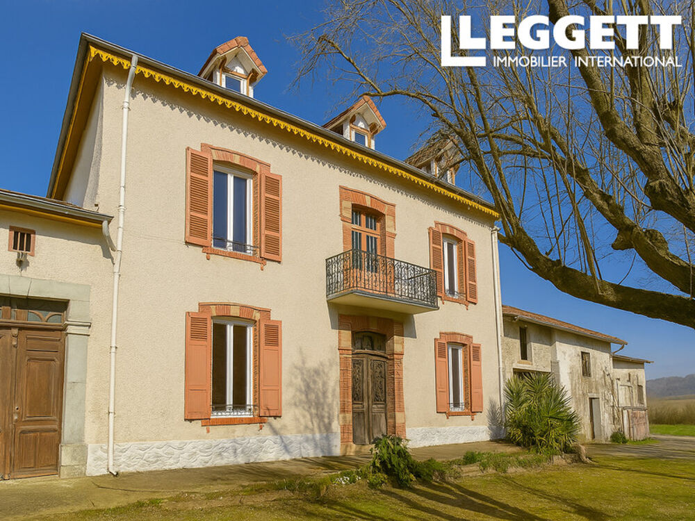 Maison rénovée 5 chambres dans village paisible des Hautes-Pyrénées ? paddock, granges, terrasse & accès Tarbe