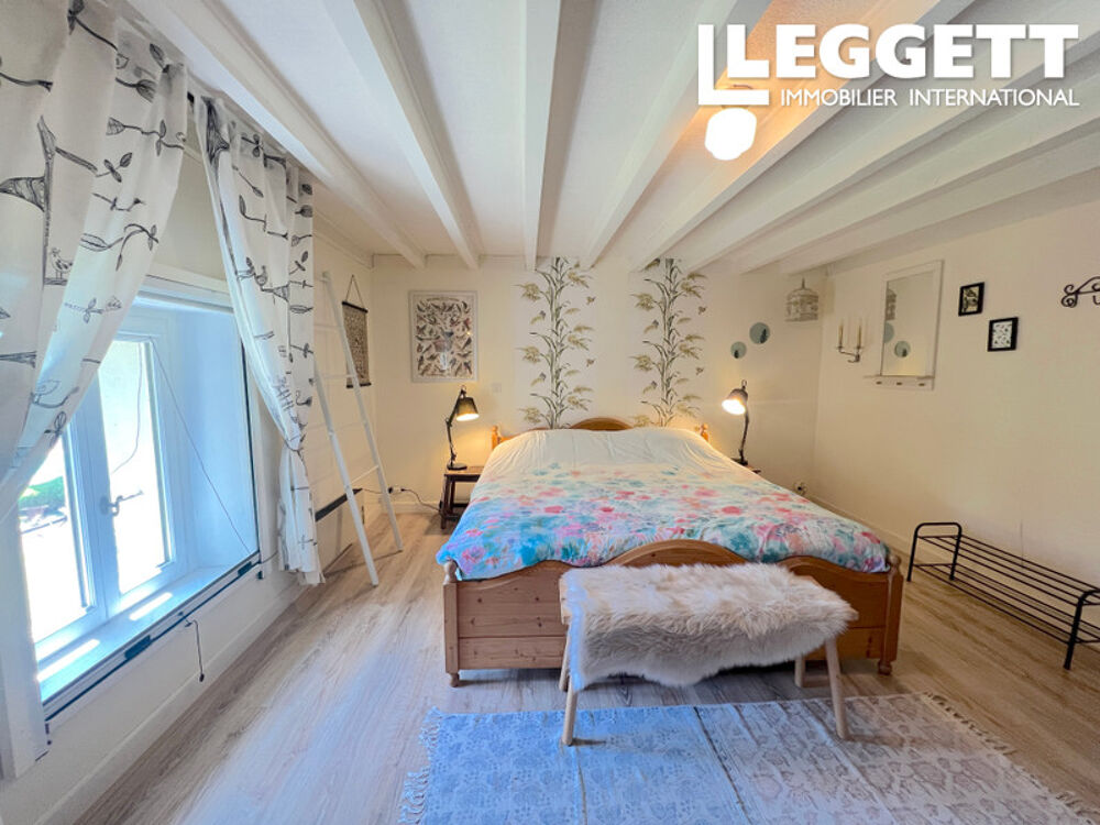 Propriété exceptionnelle, emplacement et vues magnifiques. Isolée. 5 chambres, 2 salles d'eau, grande piscine.