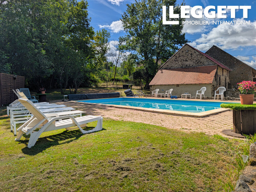 Maison 15 pièces 485 m² · à Magnac-Laval · 485 m² · 347 680 €