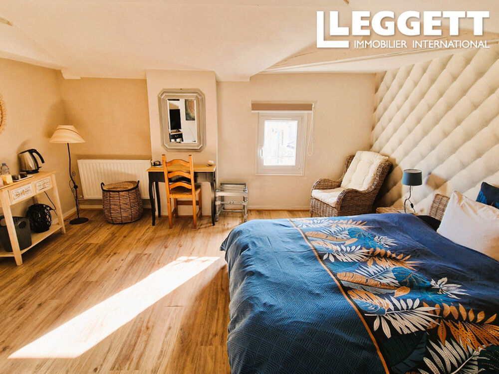 Vente Maison Grande Demeure en Pierre avec Piscine Chauffée, Cave & Garage ? Idéale Famille ou Chambres d?Hôtes Saint-seurin-sur-l'isle