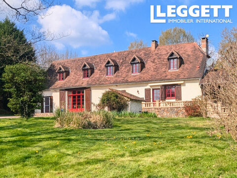   Maison de caract�re spacieuse de 4 chs avec piscine, terrain de 2,6 ha offrant une vue panoramique magnifique. Maison - 10 pi�ce(s) - 196 m�