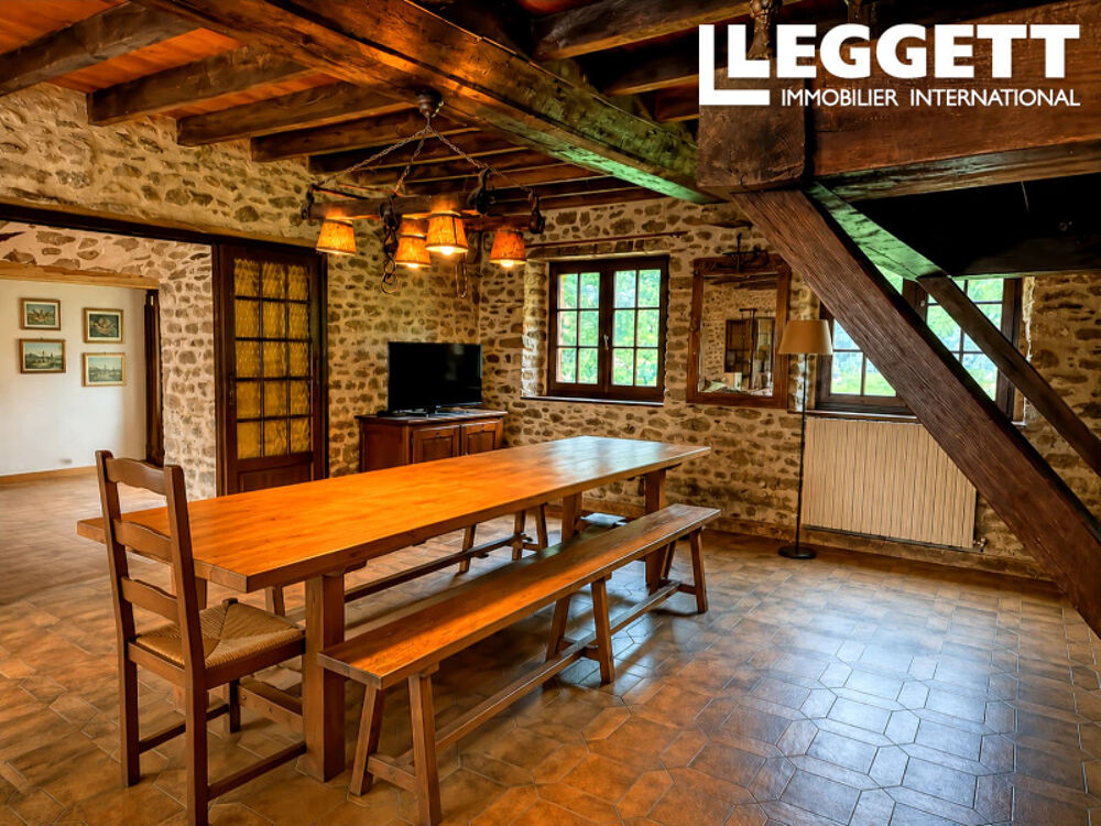 Vente Maison Propriété de campagne avec deux plans d'eau, près de 4 hectares et nombreuses dépendancesTwo lakes and almos<br /><br /> IzÉ