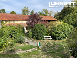Vente Maison À l'origine une ferme, maintenant une maison à distance de marche des commerces, ecole primaire. Marcillac-lanville