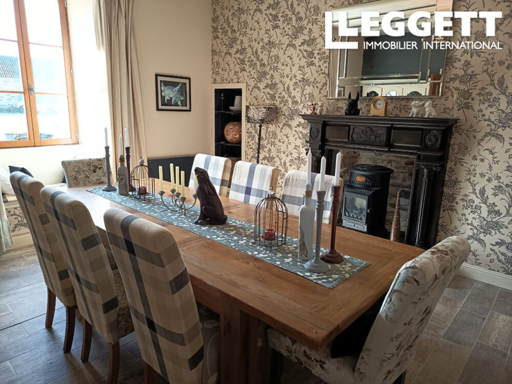 Vente Maison Une magnifique propriété comprenant une maison principale, gîtes et dépendances, à proximité de belles plages. Cast