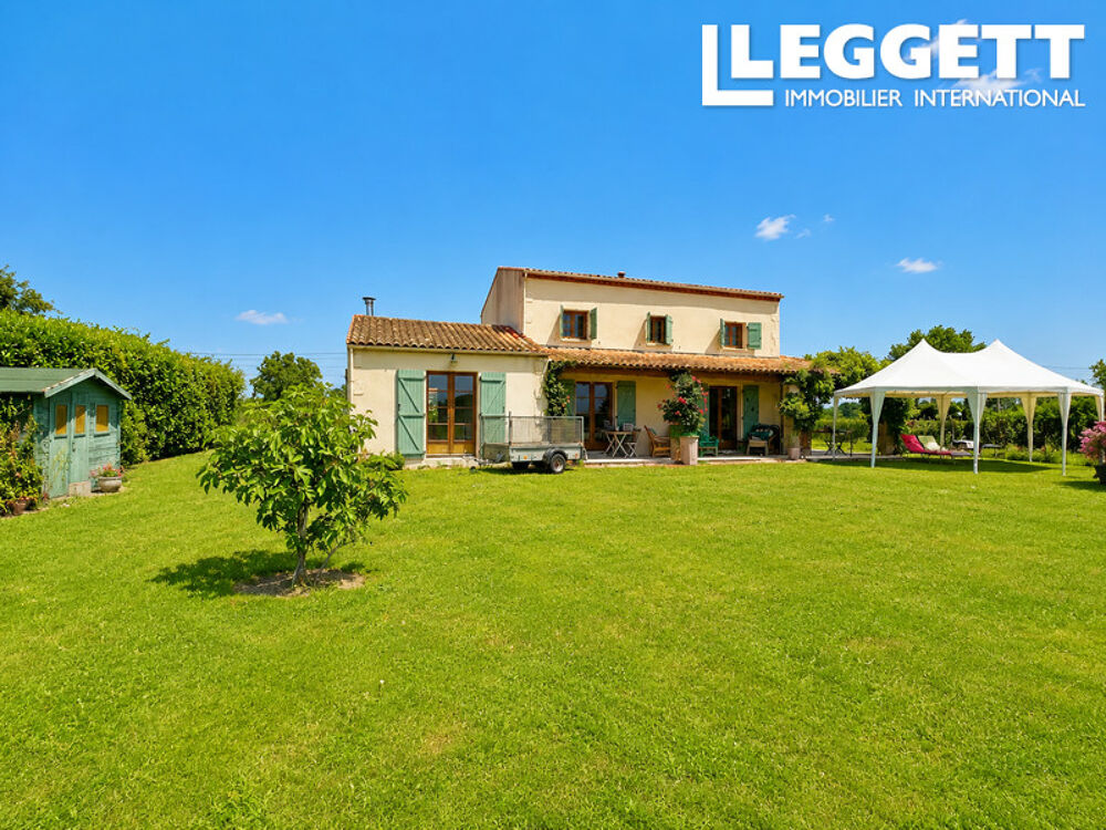 Vente Maison Maison individuelle moderne de 4 chambres avec grand jardin, à proximité de Saintes et Royan.<br /> Corme-royal