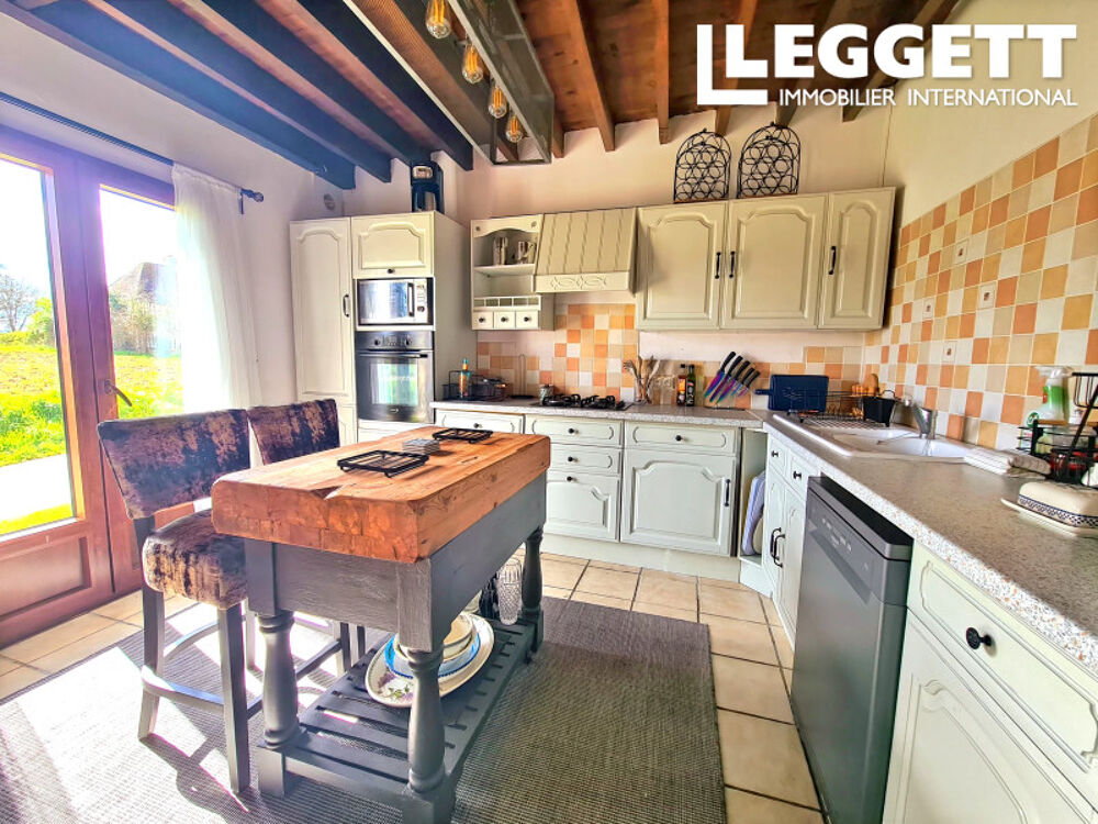 Vente Maison Charmante maison proche Domfront avec jardin, terrasse et garage, idéale résidence ou maison secondaire.<br /> Domfront en poiraie