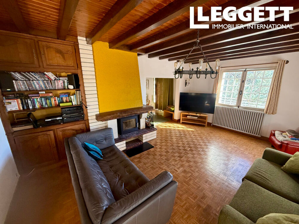 Propriété attrayante de 3 chambres à Chalais avec grand salon / salle à manger, cuisine, terrasse, jardins