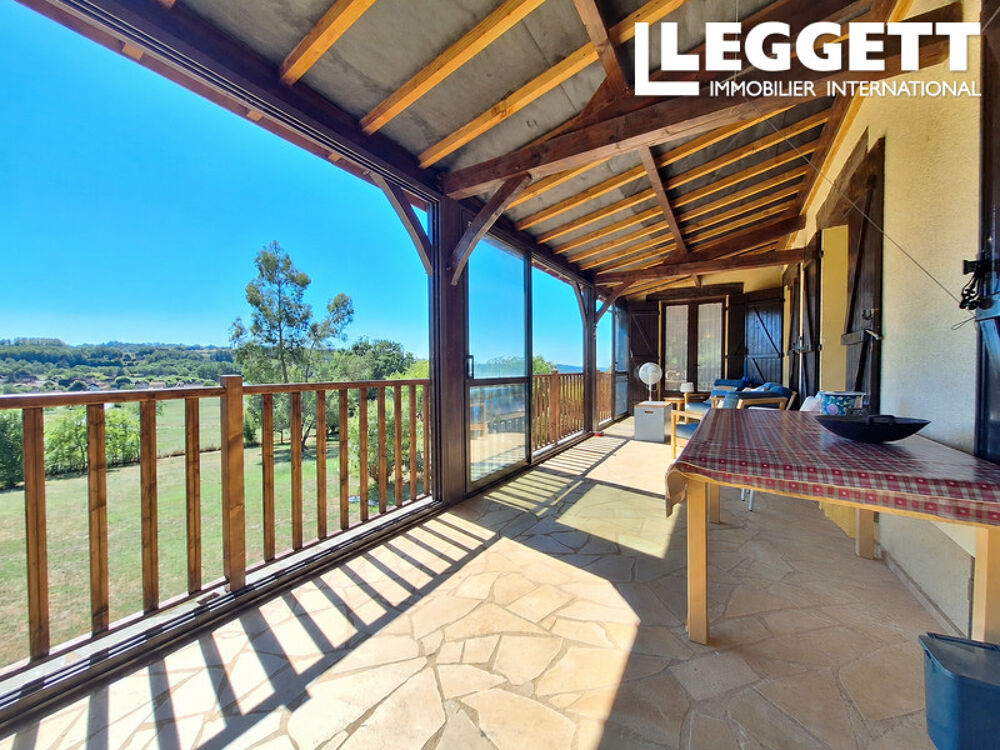 Vente Maison Belle maison familiale avec piscine et terrain de 3 300 m² ? 20 km de Sarlat Sarlat-la-canÉda