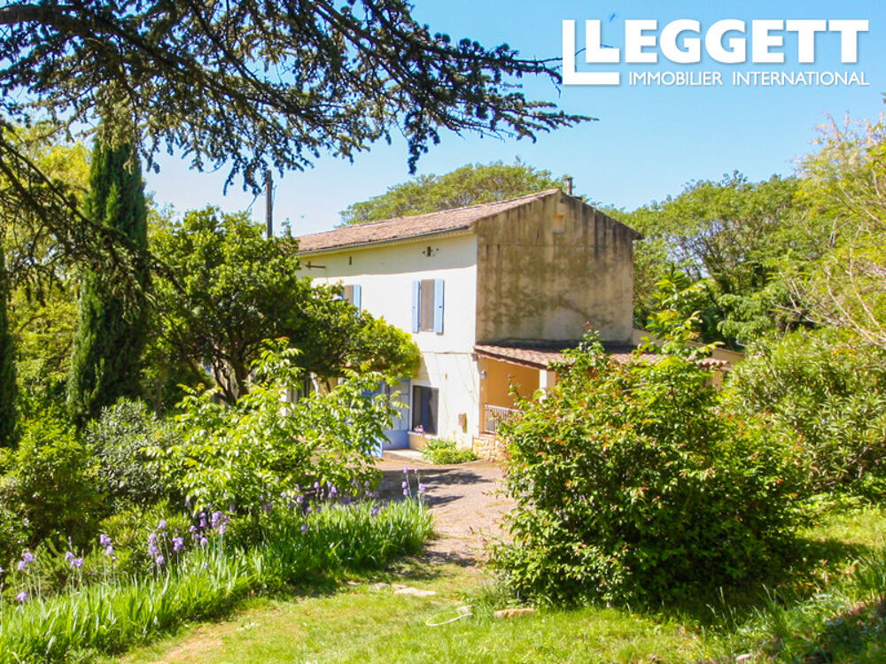 Belle et grande maison construite en 1800, en Ardèche, proche de Bourg-Saint-Andéol, avec jardin et piscine