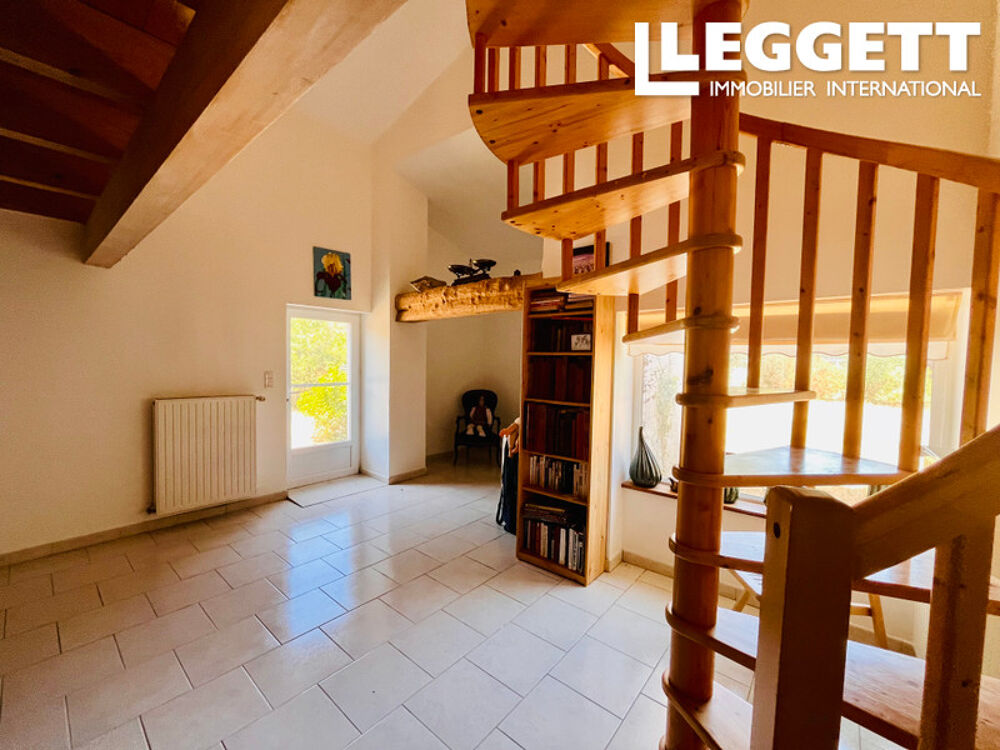 Vente Maison Charentaise de charme avec potentiel locatif et installations pour chevaux SurgÈres