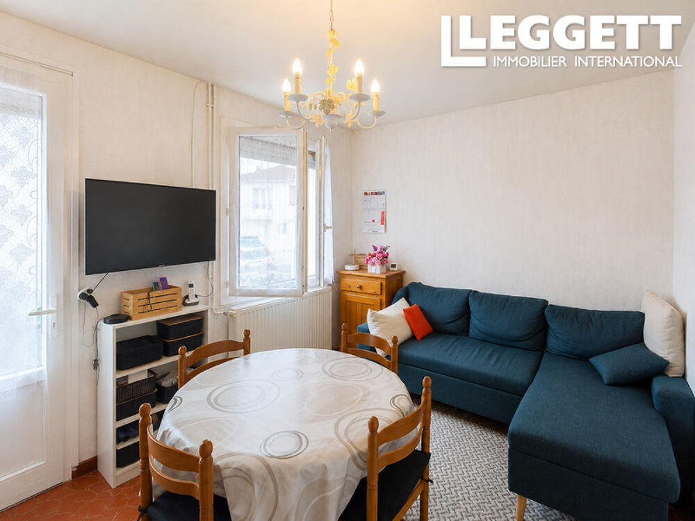 Vente Maison Maison de 2 chambres avec garage, située au c?ur du village. Idéale pour un premier achat, une résidence secon Lathus-saint-rÉmy