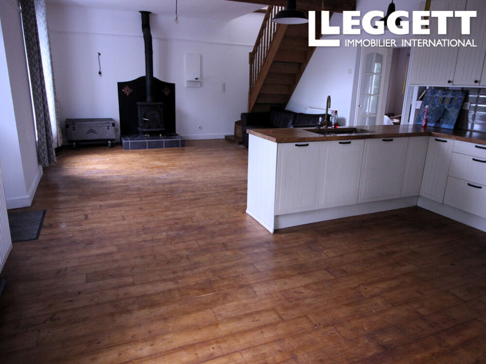 Vente Maison Une maison familiale avec 4 chambres, un jardin et de superbes vues dans un endroit calme. LanvÉnÉgen