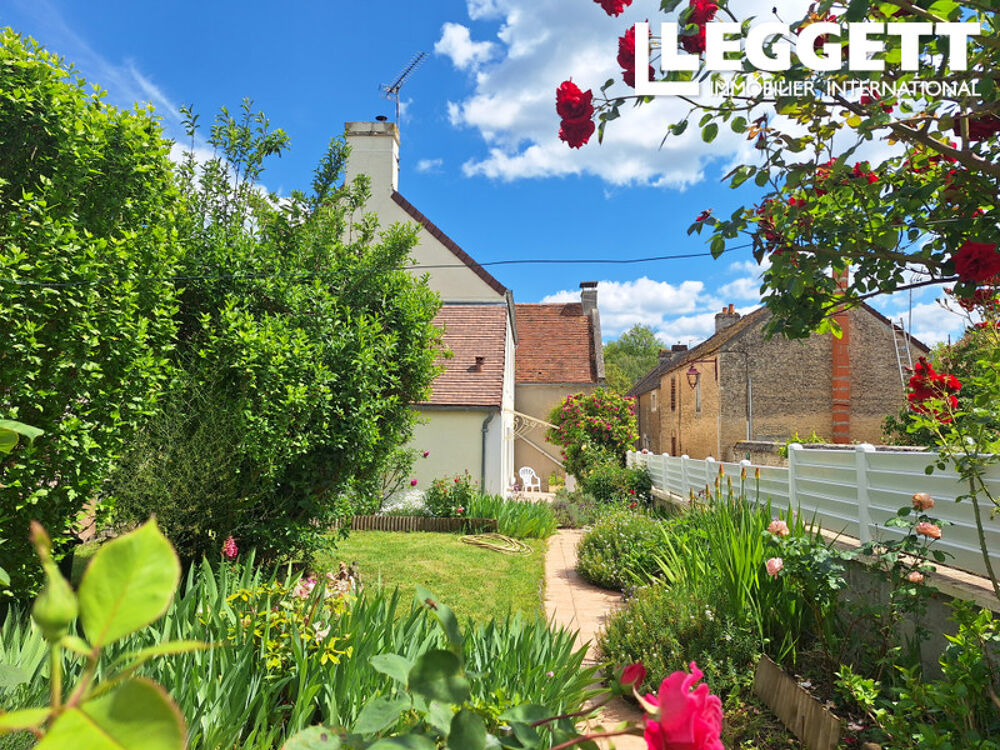 Vente Maison IDEAL PRIMO ACCEDANT Jolie petite maison de 84m2 à rénover offrant 2 chambres possibilité 4. Terrain de 295m2. Vendeuvre