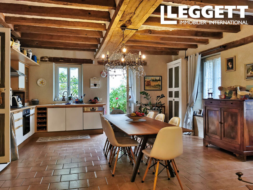 Vente Maison Maison de caractère 4 chambres au c?ur du village de Le Liège, à 16 km de Loches<br />Loire Valley 37 Loches