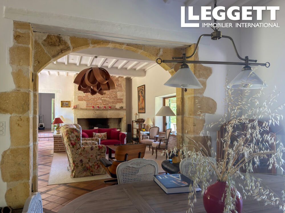 Vente Maison Maison au style raffiné offrant une vue imprenable, avec des gîtes et une piscine à débordement Tournon-d'agenais